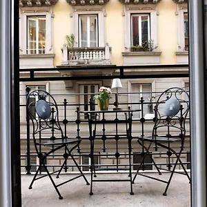 cavour-luxury-rooms.it-romehotels.com/